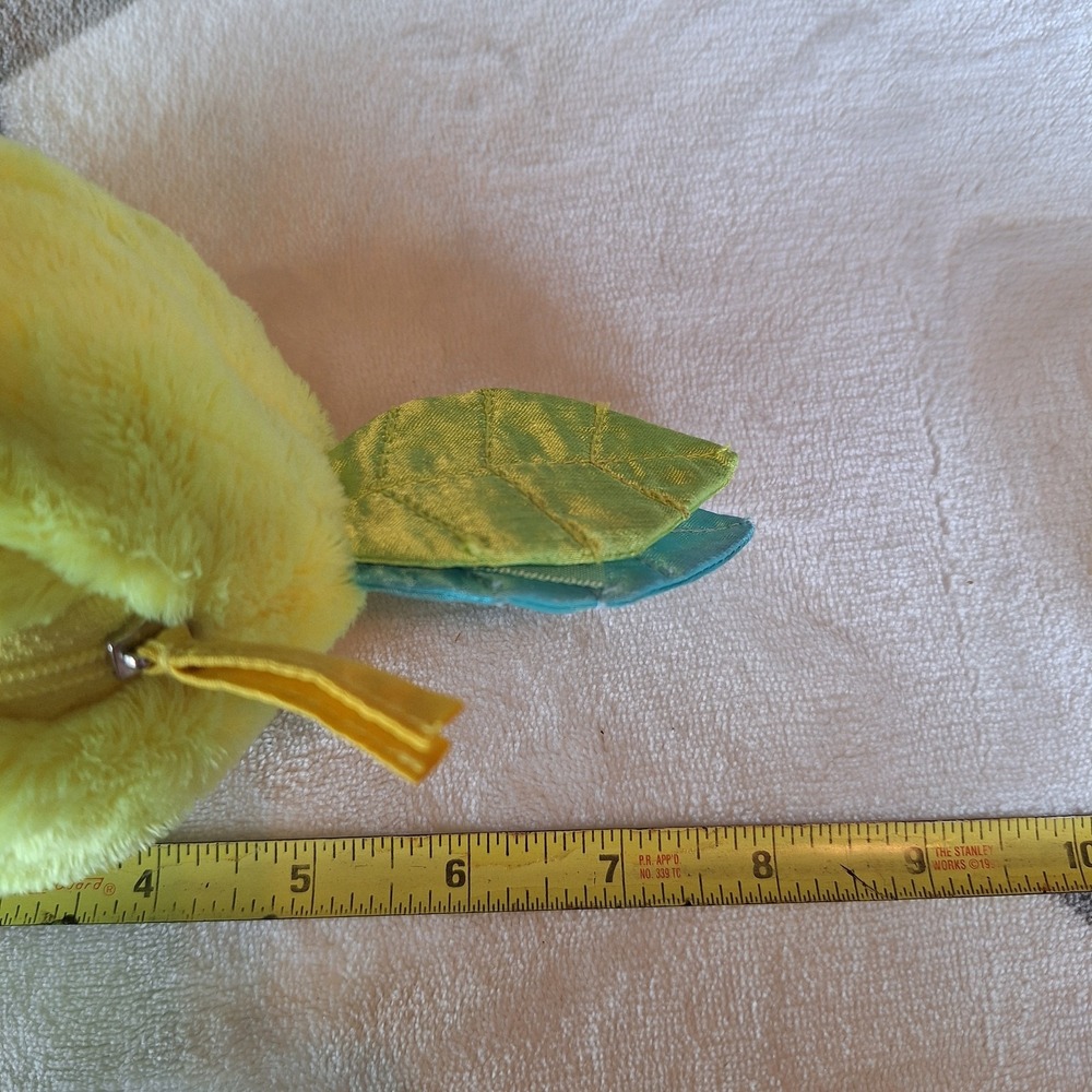 2020 Manhattan Toy Lemon Zipper with Slices Baby Rattle Crinkle Toy Plush - Picture 7 of 7